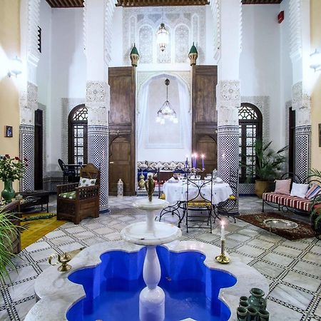 Riad Letchina เฟส ภายนอก รูปภาพ