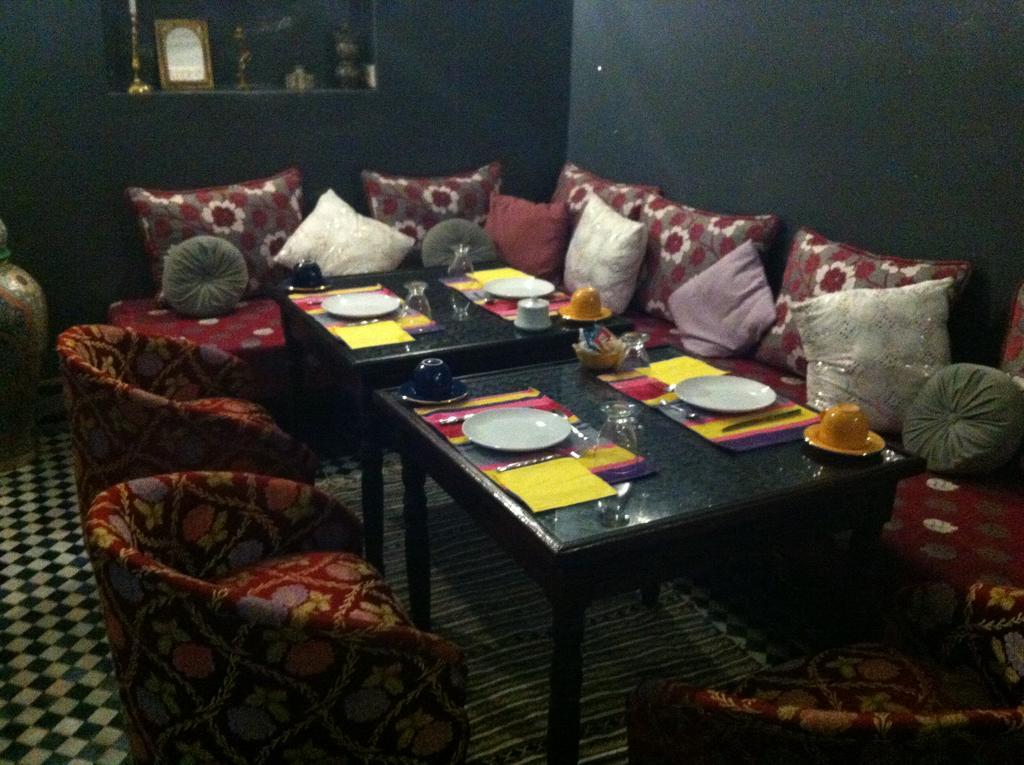 Riad Letchina เฟส ภายนอก รูปภาพ