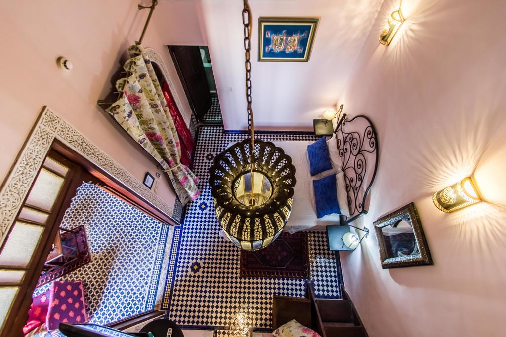 Riad Letchina เฟส ภายนอก รูปภาพ