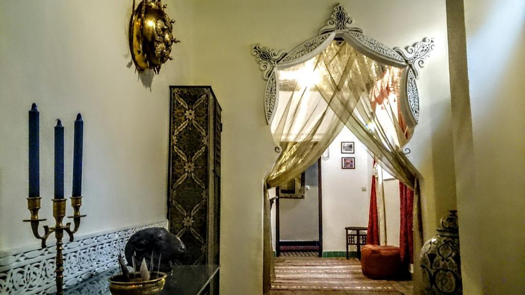 Riad Letchina เฟส ภายนอก รูปภาพ