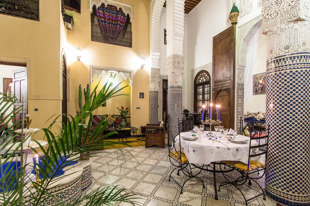 Riad Letchina เฟส ภายนอก รูปภาพ