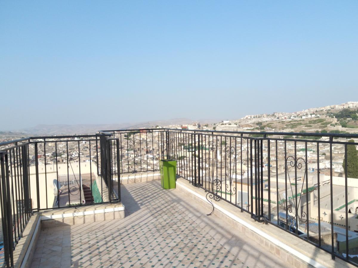 Riad Letchina เฟส ภายนอก รูปภาพ