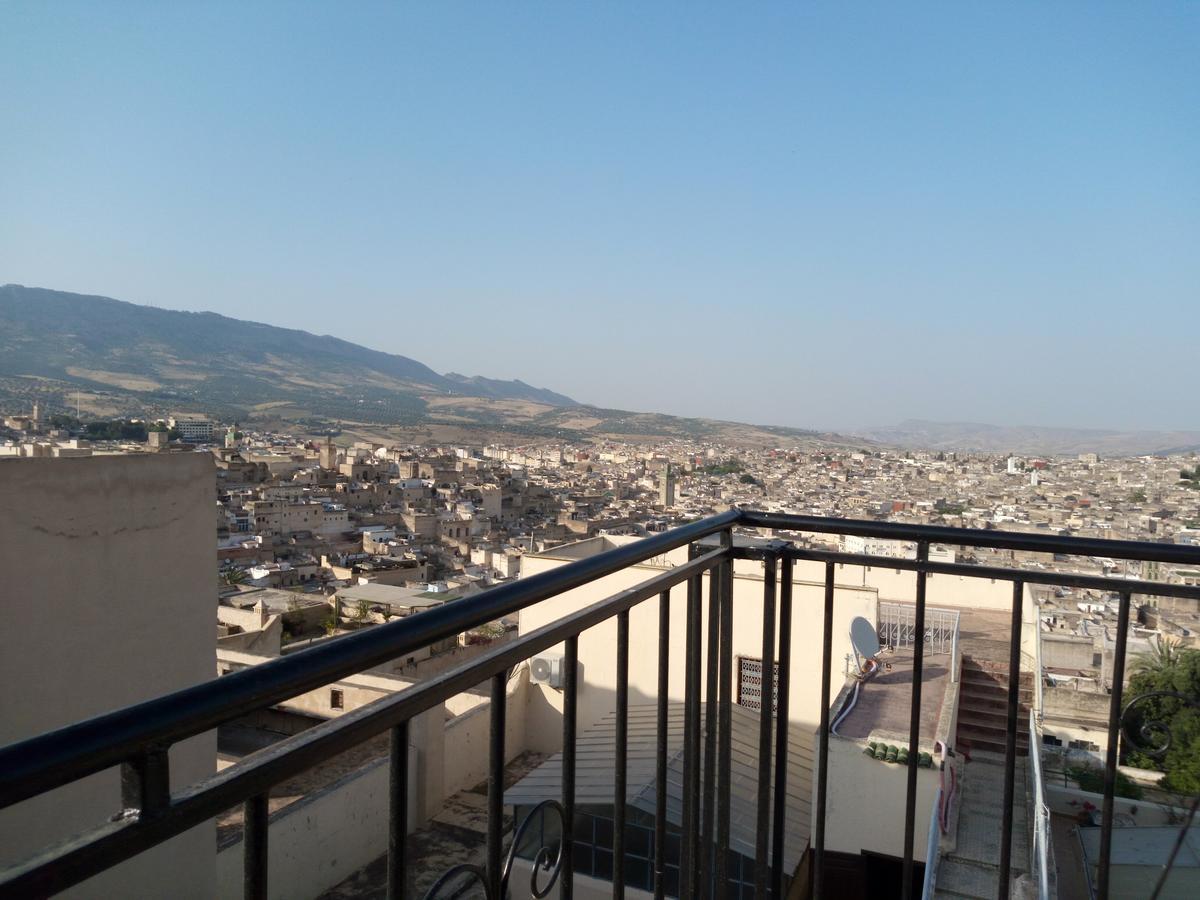 Riad Letchina เฟส ภายนอก รูปภาพ