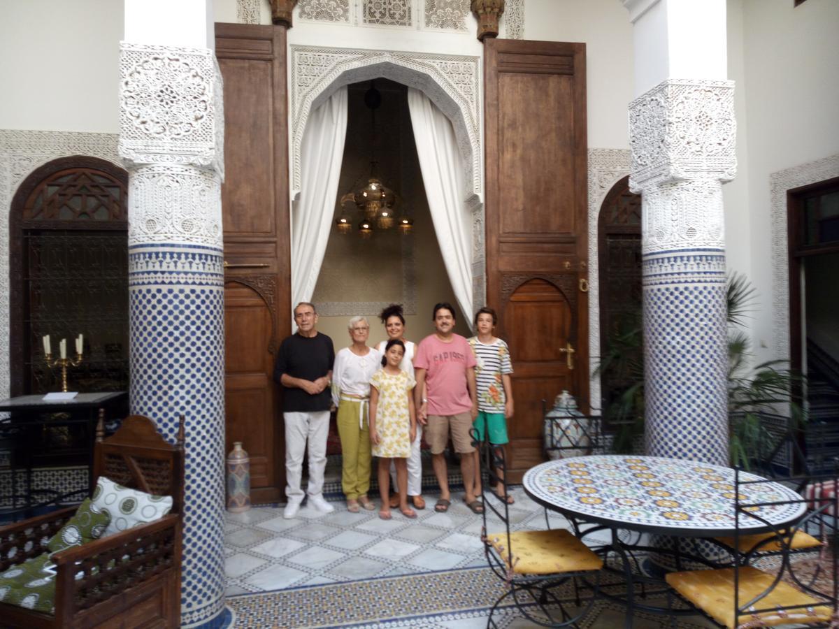 Riad Letchina เฟส ภายนอก รูปภาพ