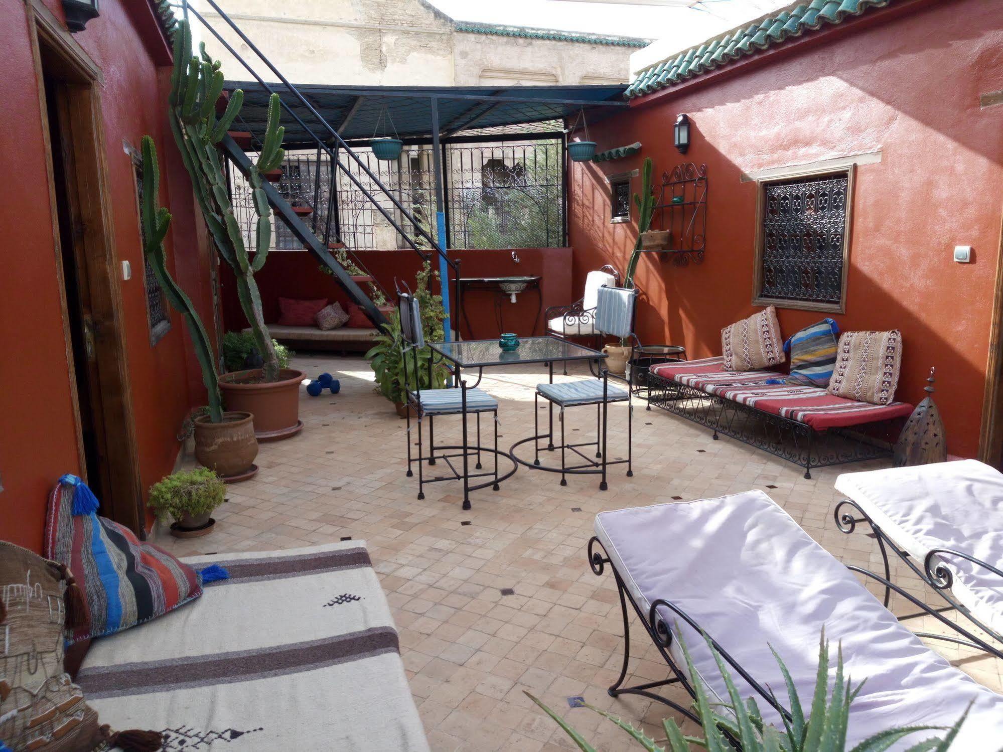 Riad Letchina เฟส ภายนอก รูปภาพ