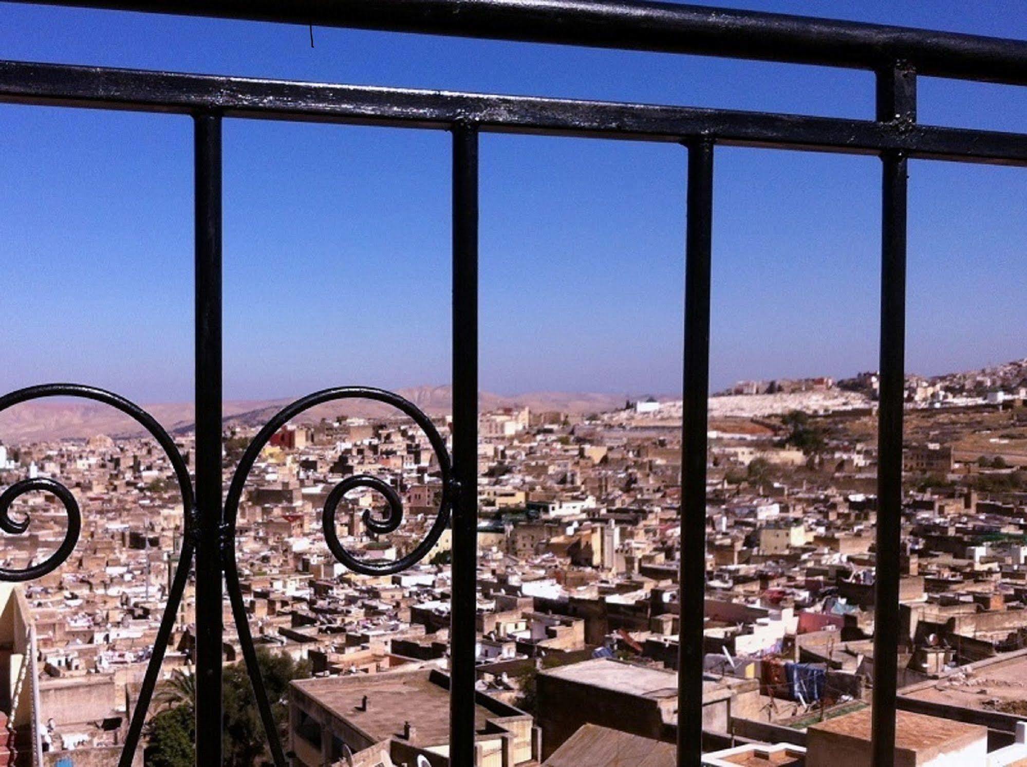 Riad Letchina เฟส ภายนอก รูปภาพ
