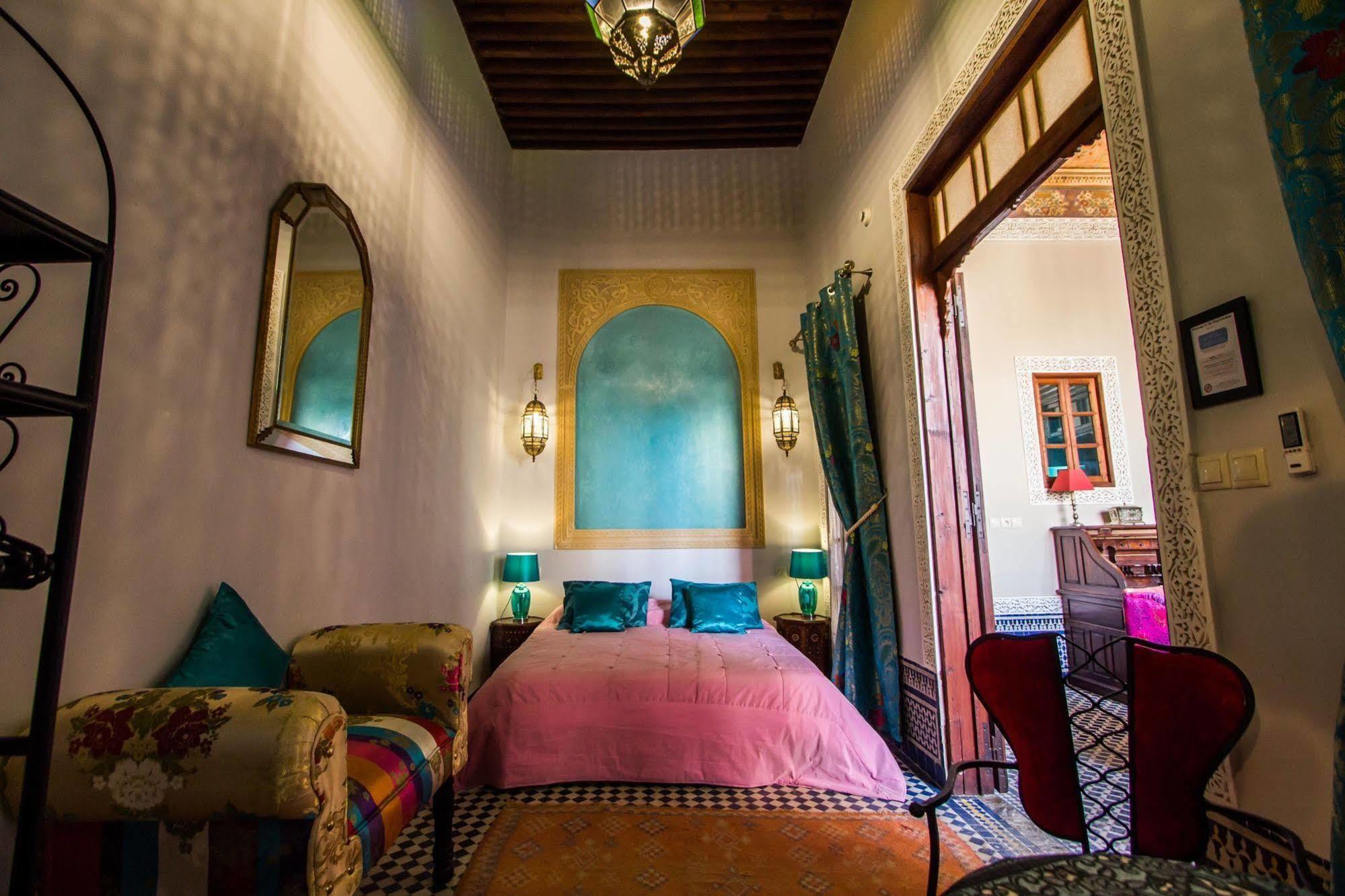 Riad Letchina เฟส ภายนอก รูปภาพ