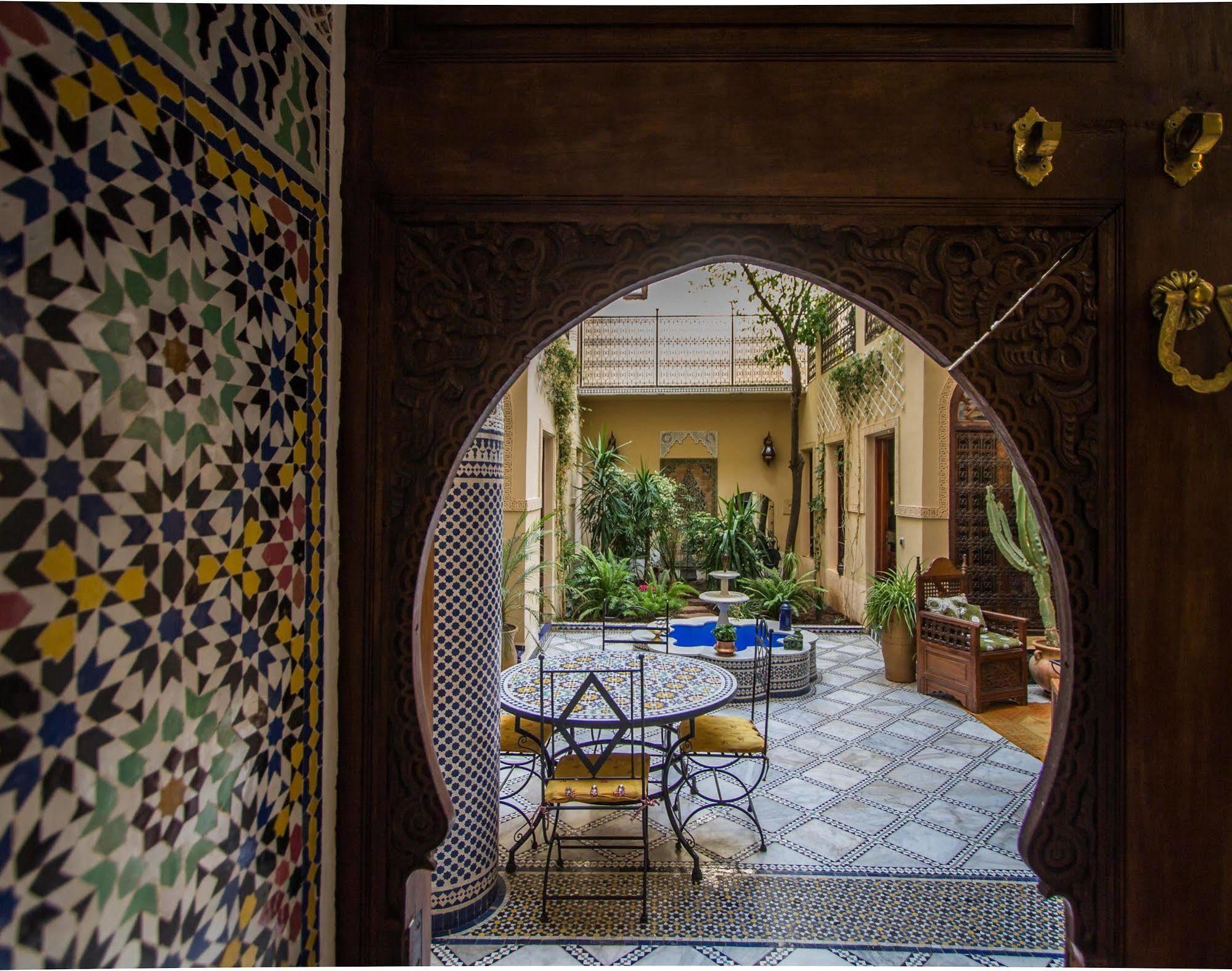 Riad Letchina เฟส ภายนอก รูปภาพ
