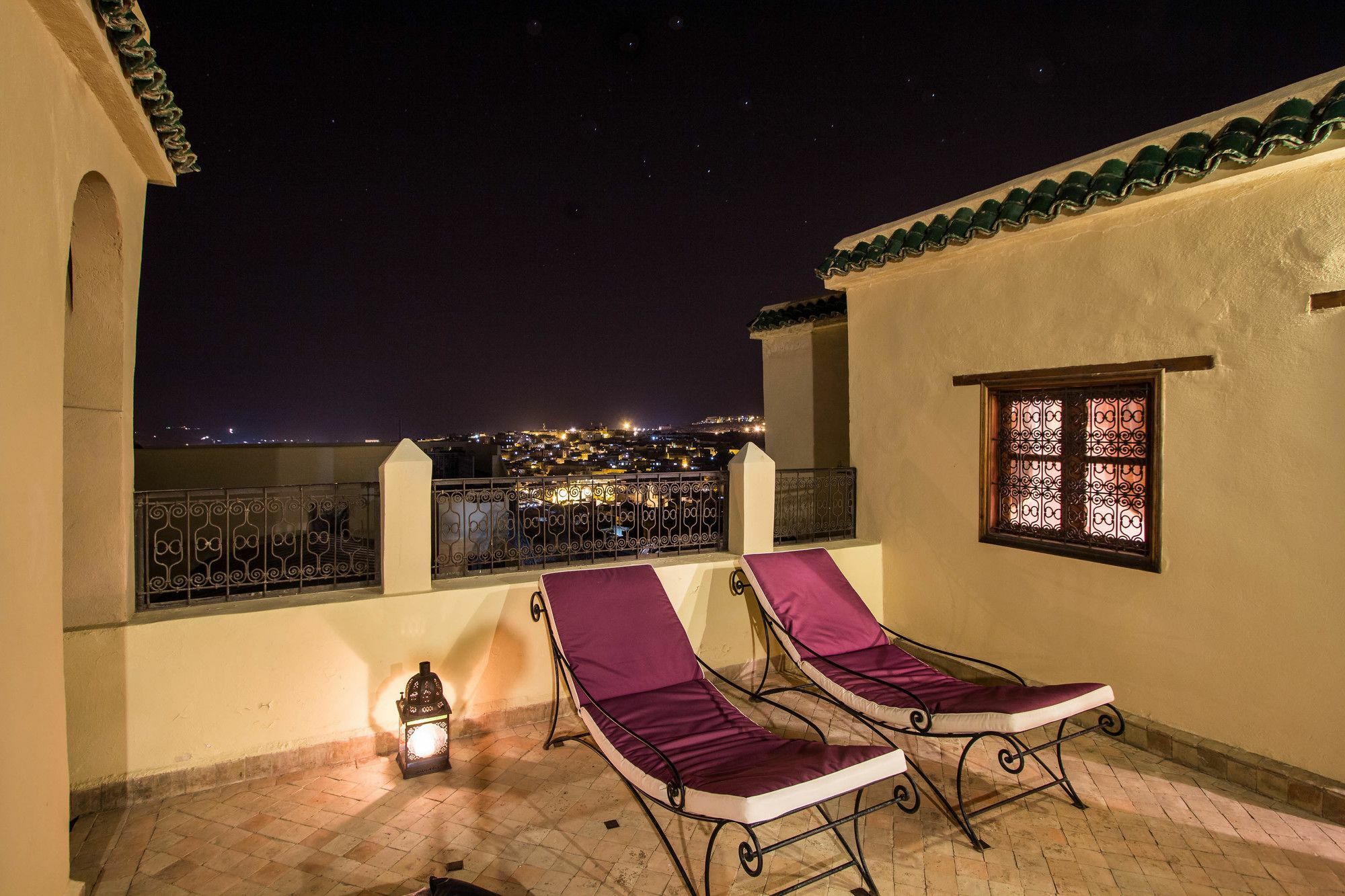 Riad Letchina เฟส ภายนอก รูปภาพ